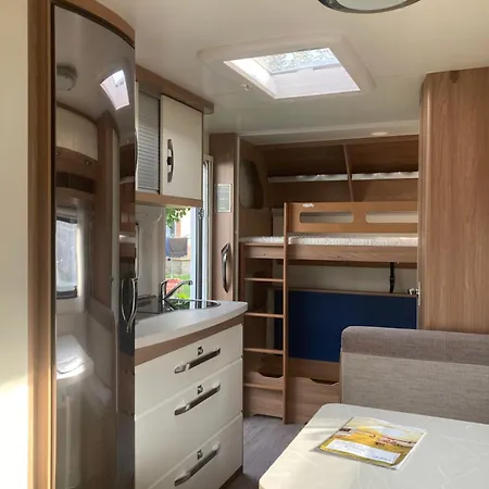 Wohnwagen Am אתר קמפינג